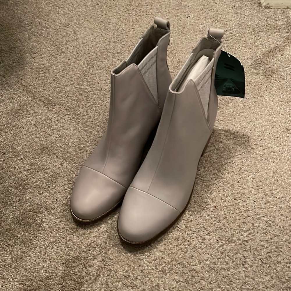NWT toms booties